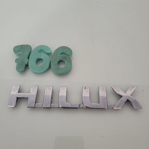 Emblema Logo Toyota Hilux Cx 766