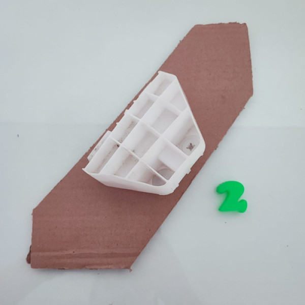 Guia Parachoque Traseiro Direito Toyota Corolla 2009  Cx 2