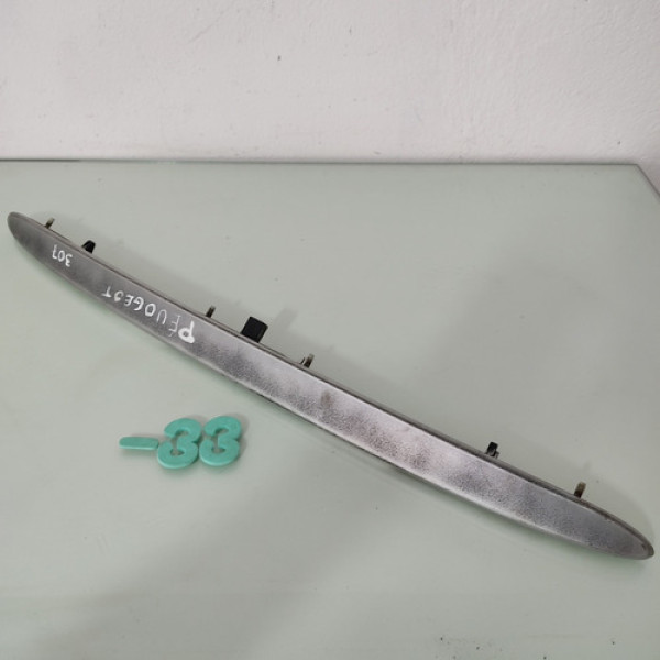 Acabamento Tampa Traseira Peugeot 307