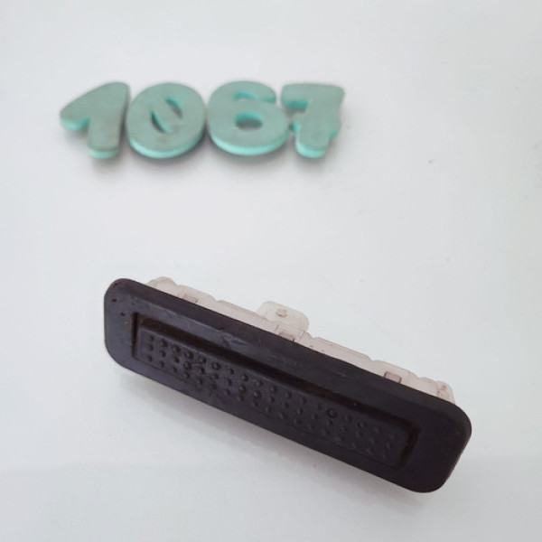 Botão De Abertura Tampa Traseira Fiat Argo Cx 1067