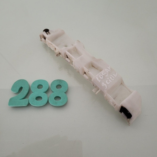 Guia Parachoque Dianteiro Esquerdo Renault Logan 2015 A 2020