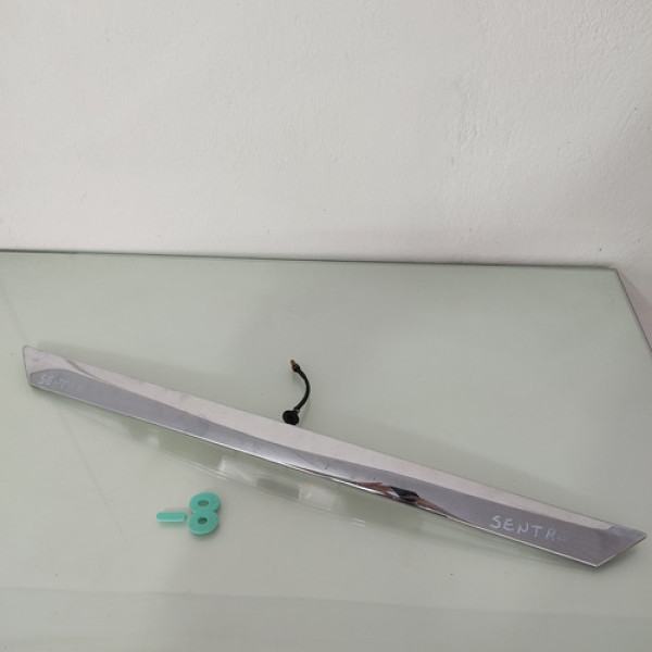 Moldura Cromada Tampa Traseira Nissan Sentra 2015 