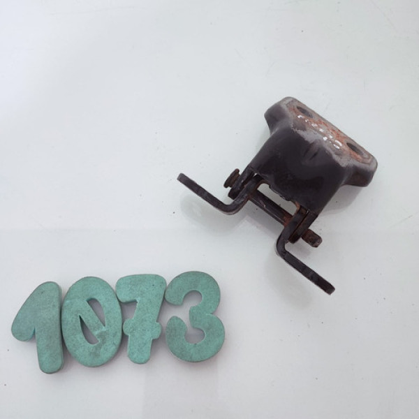 Dobradiça Porta Traseira Esquerda Ford Fiesta 2004 Cx 1073