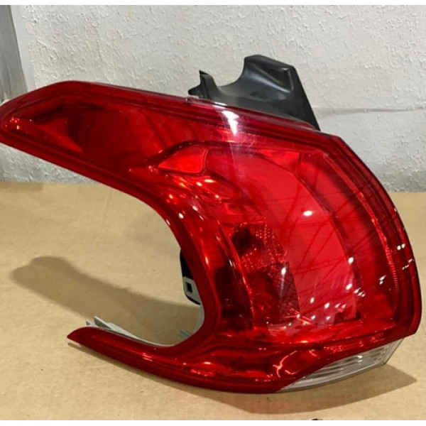 Lanterna Traseira Esquerda Peugeot 2008 2019